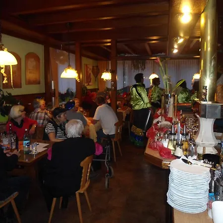 Gasthof Zur Linde Hotel 2*